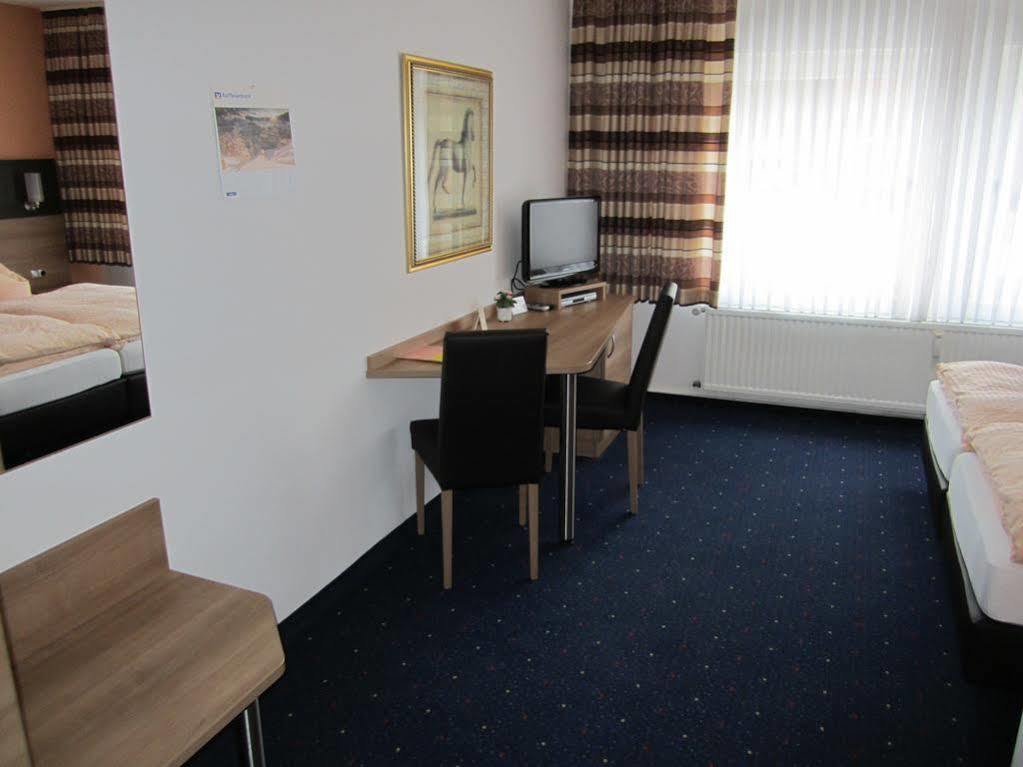 Hotel & Reitsportzentrum Kreuth Heideck Exterior foto